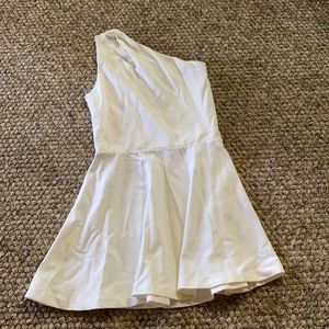 Girls Bar III white one shoulder dress size XS good condition